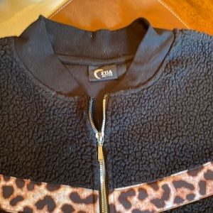 Zyia Active Flying V fleece zip up